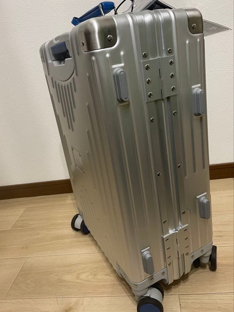 t*s様 innovator アルミ スーツケース 36L INV1811STP