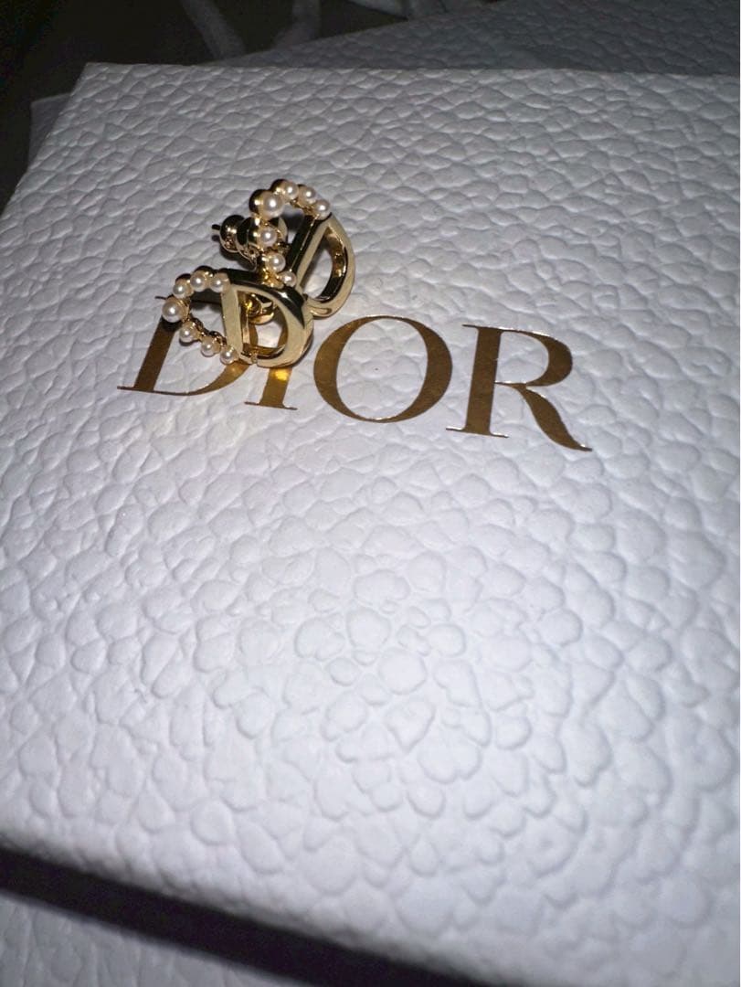 Dior CDロゴ パール付き ピアス ゴールド