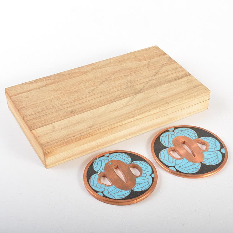 武具　刀装具　銅地　七宝三葉葵紋鍔　一對　桐箱付　C　R7357