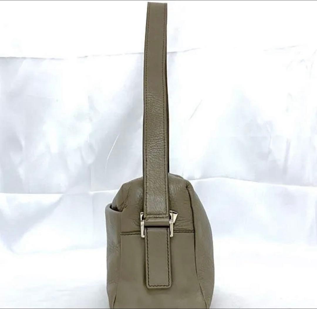 ヒロフ　ショルダーバッグ