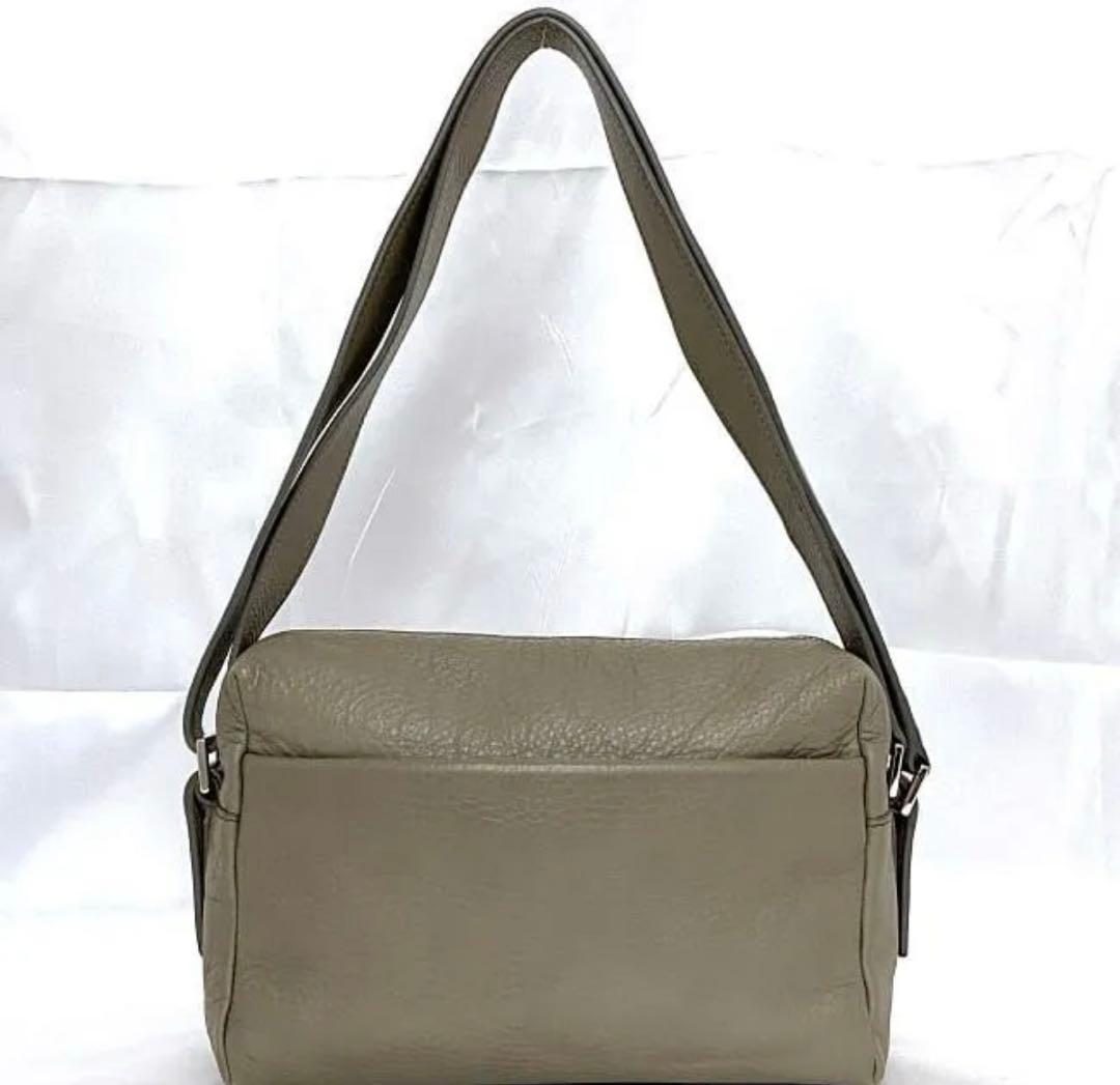 ヒロフ　ショルダーバッグ