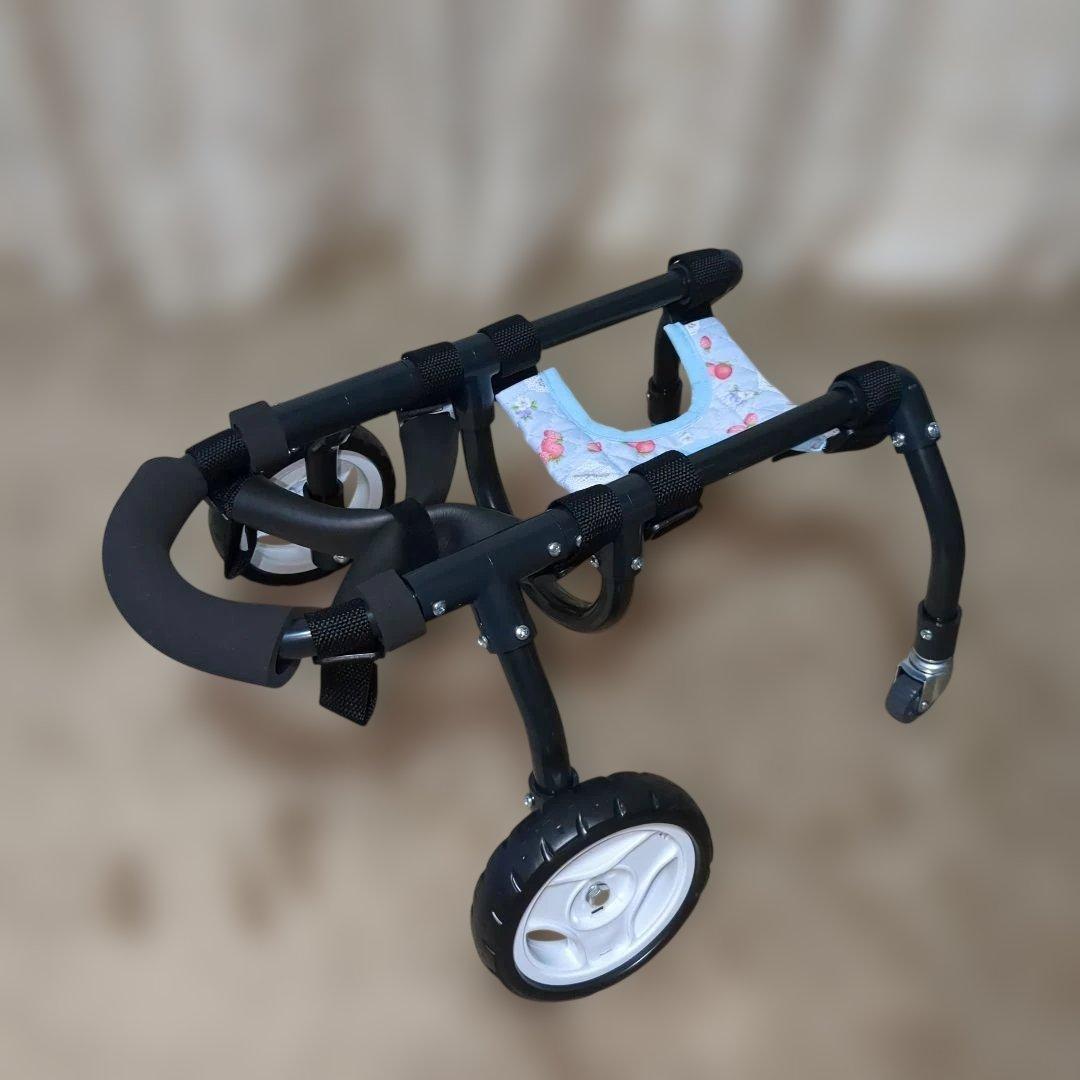 ワンちゃん4輪　リハビリ　食事補助　犬用車椅子　シニア犬補助　犬の歩行器