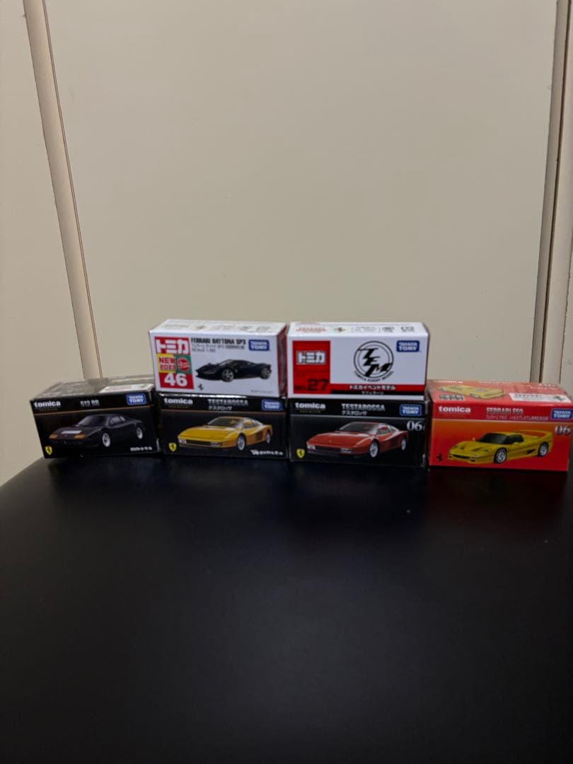 【新品未使用】トミカ　歴代フェラーリ　34台+フェラーリセット8台