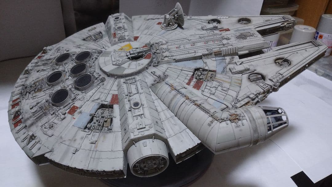 ファインモールド スターウォーズ ミレニアムファルコン 1/72 完成品