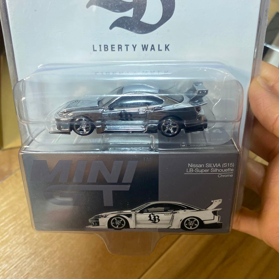 ミニカー MINI GT Nissan Silvia S15 LIBERTY WALK