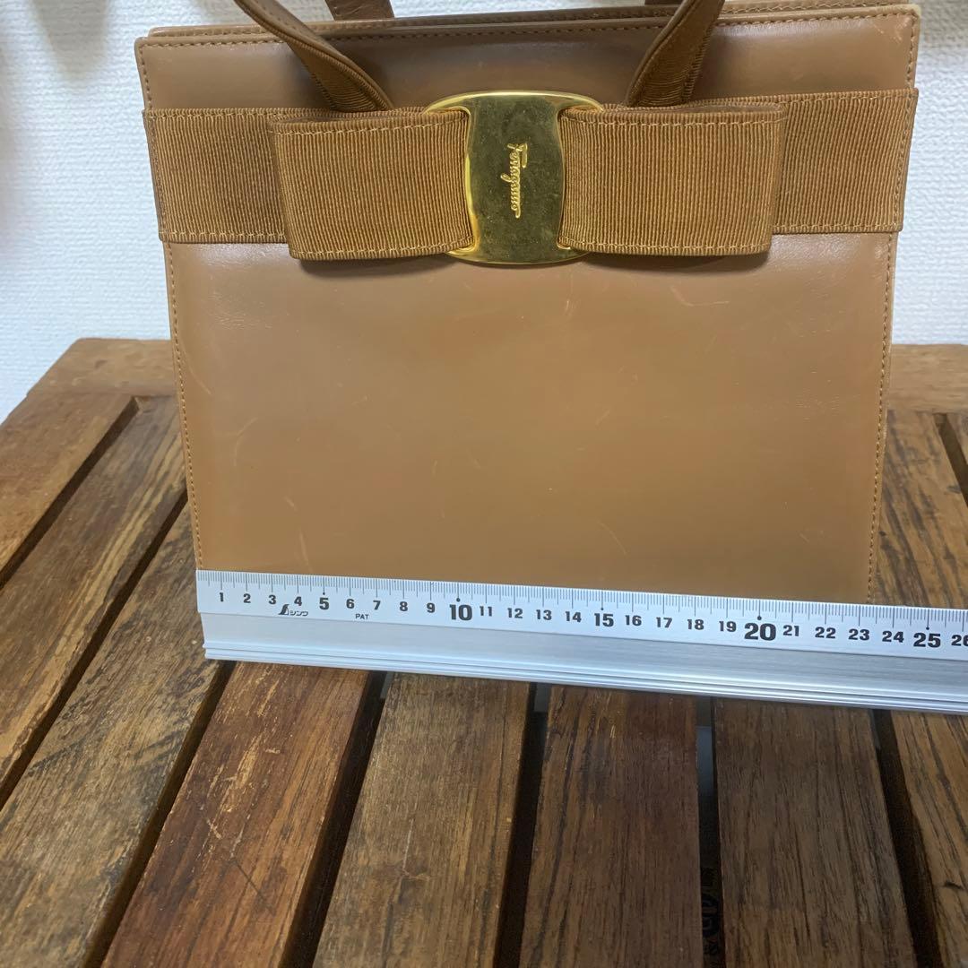Salvatore Ferragamo ブラウン ハンドバッグ フェラガモ