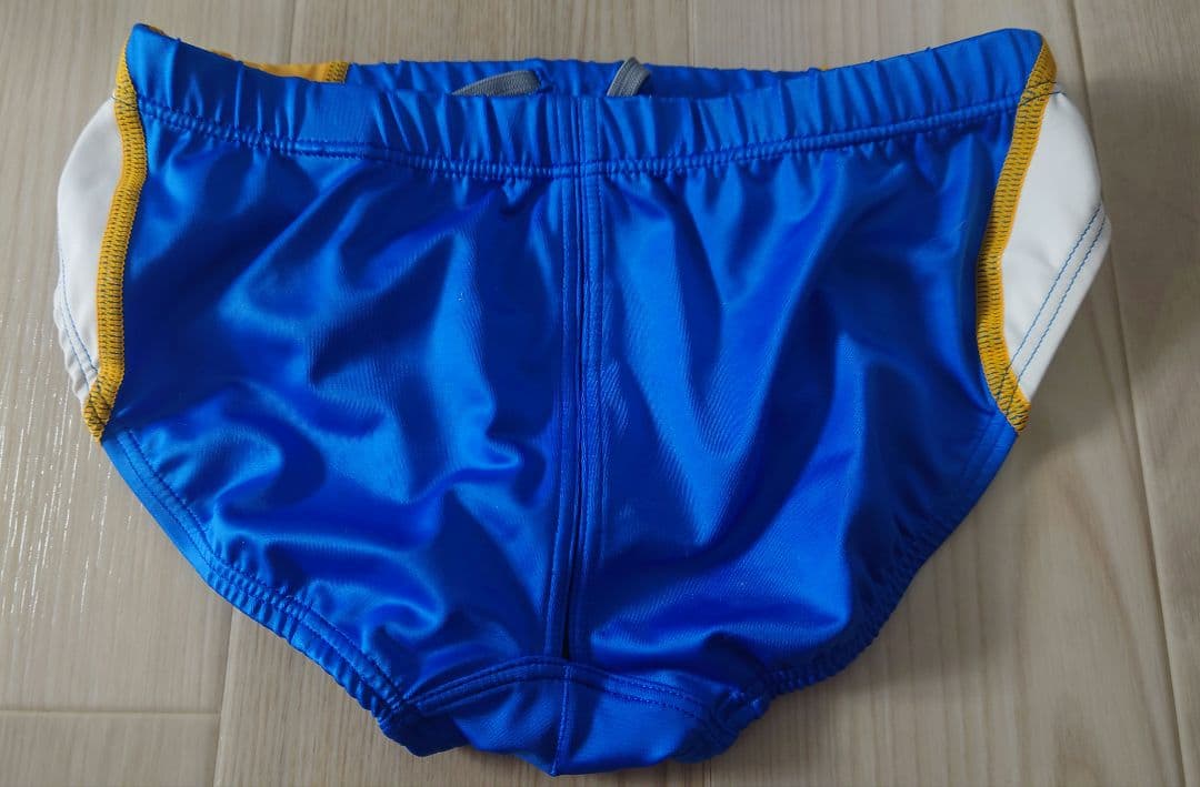 arena 競パン nux?