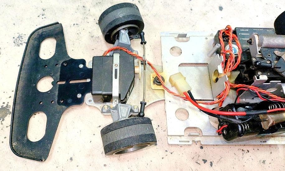 『古い　ホビーラジコン　ジャーシなど　たぶんタミヤのランボだったかと？　京商』