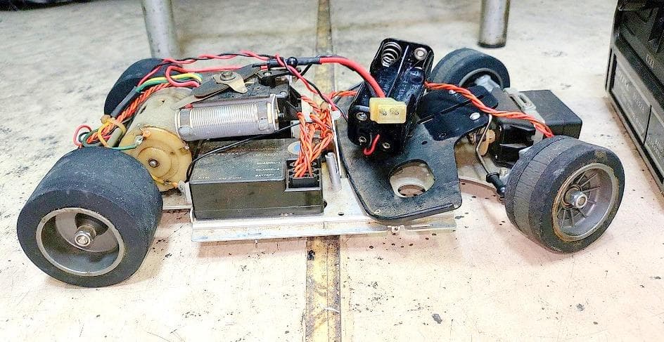 『古い　ホビーラジコン　ジャーシなど　たぶんタミヤのランボだったかと？　京商』