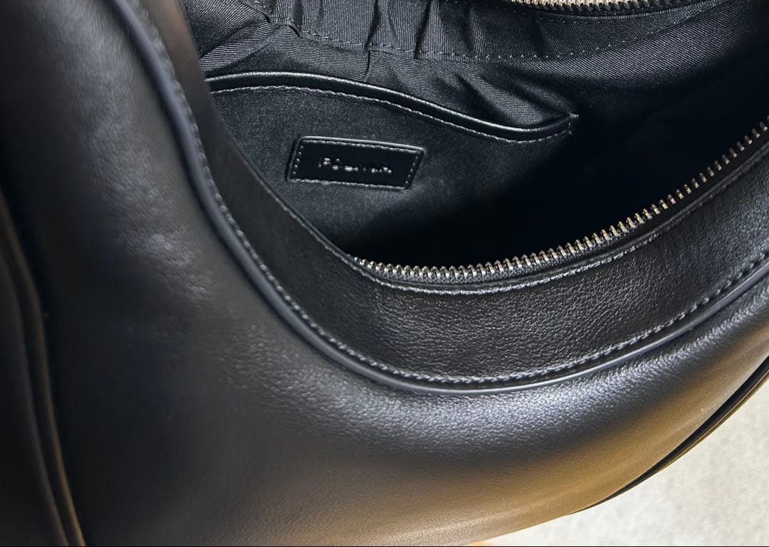 FOLNUA オーバルバッグ ブラック_プレーン