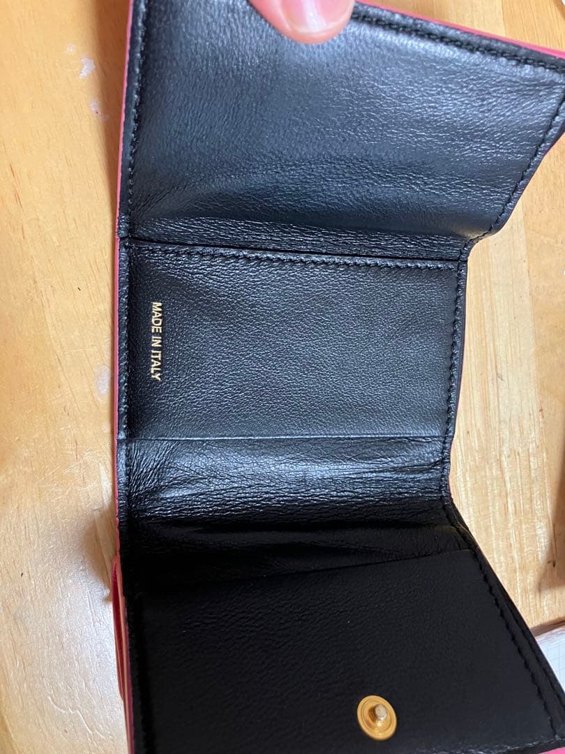 O*s様 MARNI レッド 三つ折り財布　ピンク