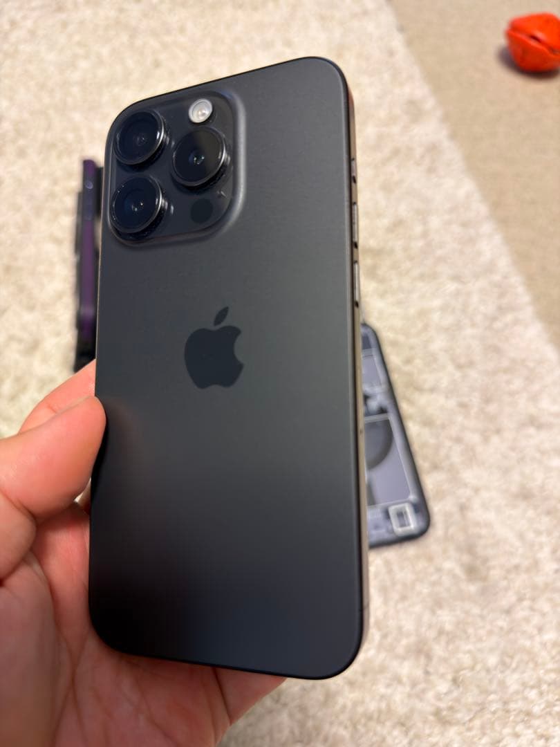 【美品】iPhone15 Pro ブラックチタニウムSIM フリー256G