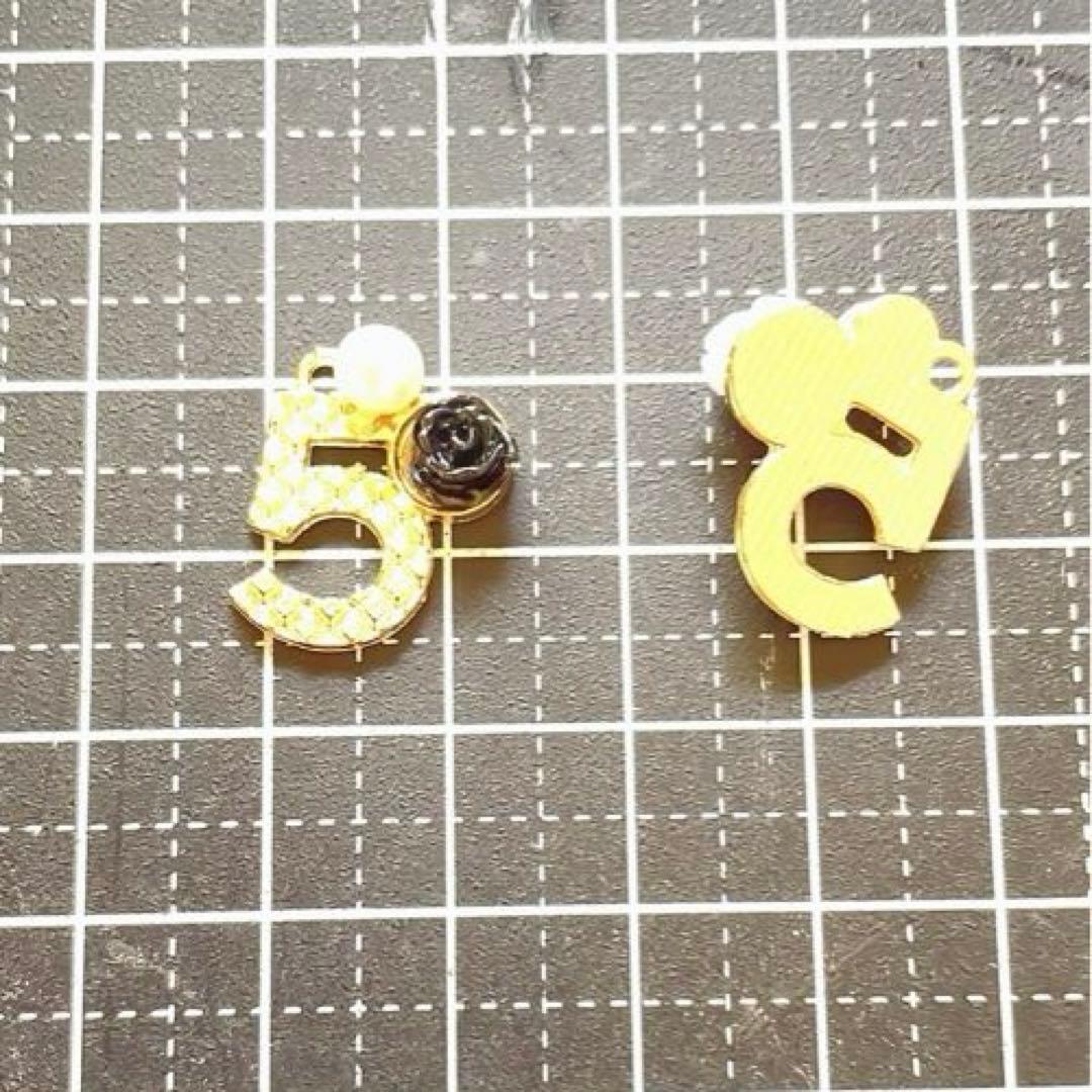 パール付き5番薔薇チャーム キルティング チャーム ピアス カメリア パール