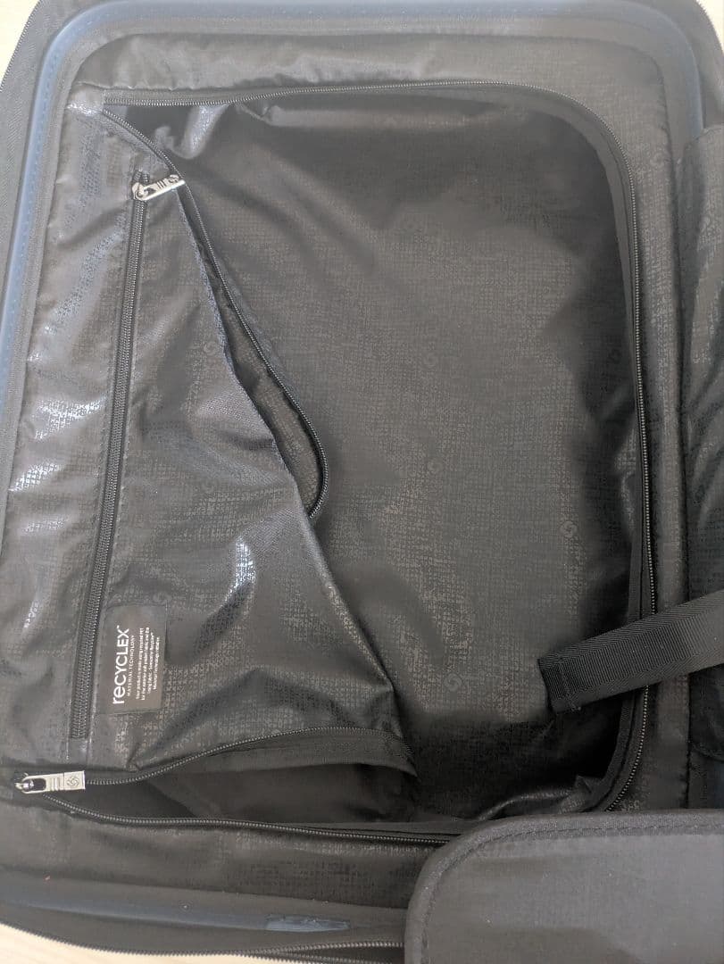 Samsonite ネイビー キャリーケース TSAロック付き