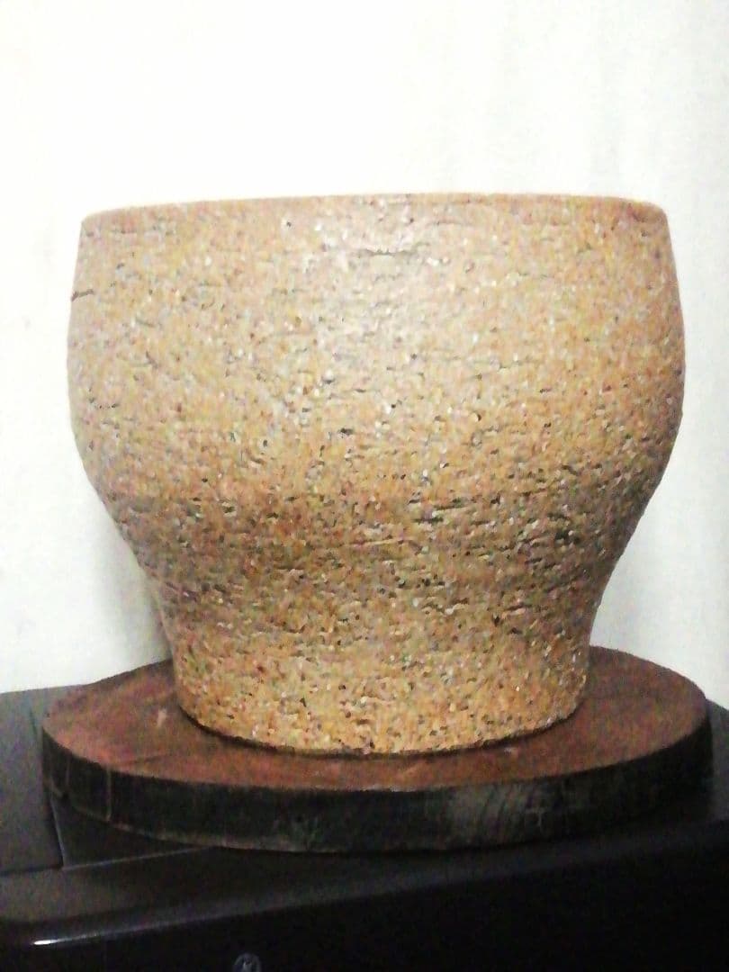 イワオ ベセラ/ 岩尾磁器 壺/ 有田焼