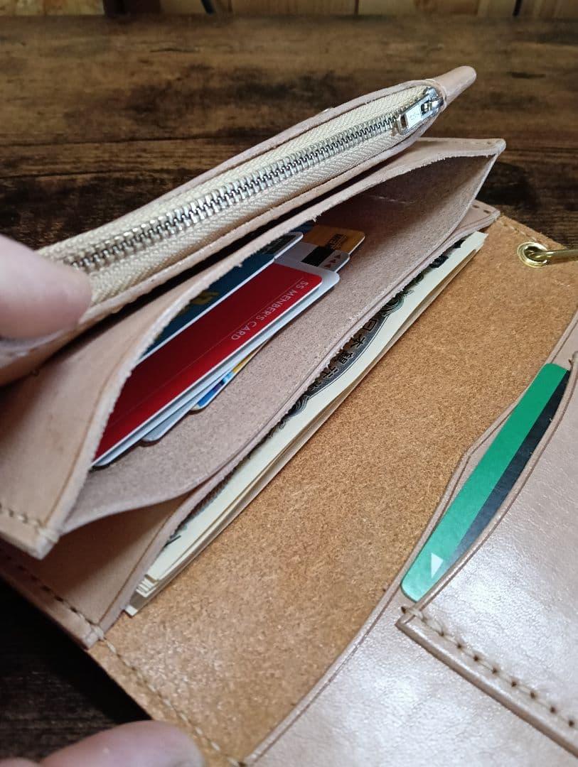 tracker wallet　Btype