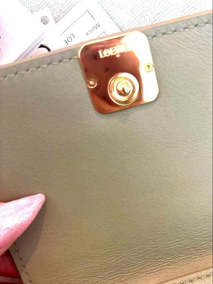 正規品美品LOEWE グリーン レザー 三つ折り財布