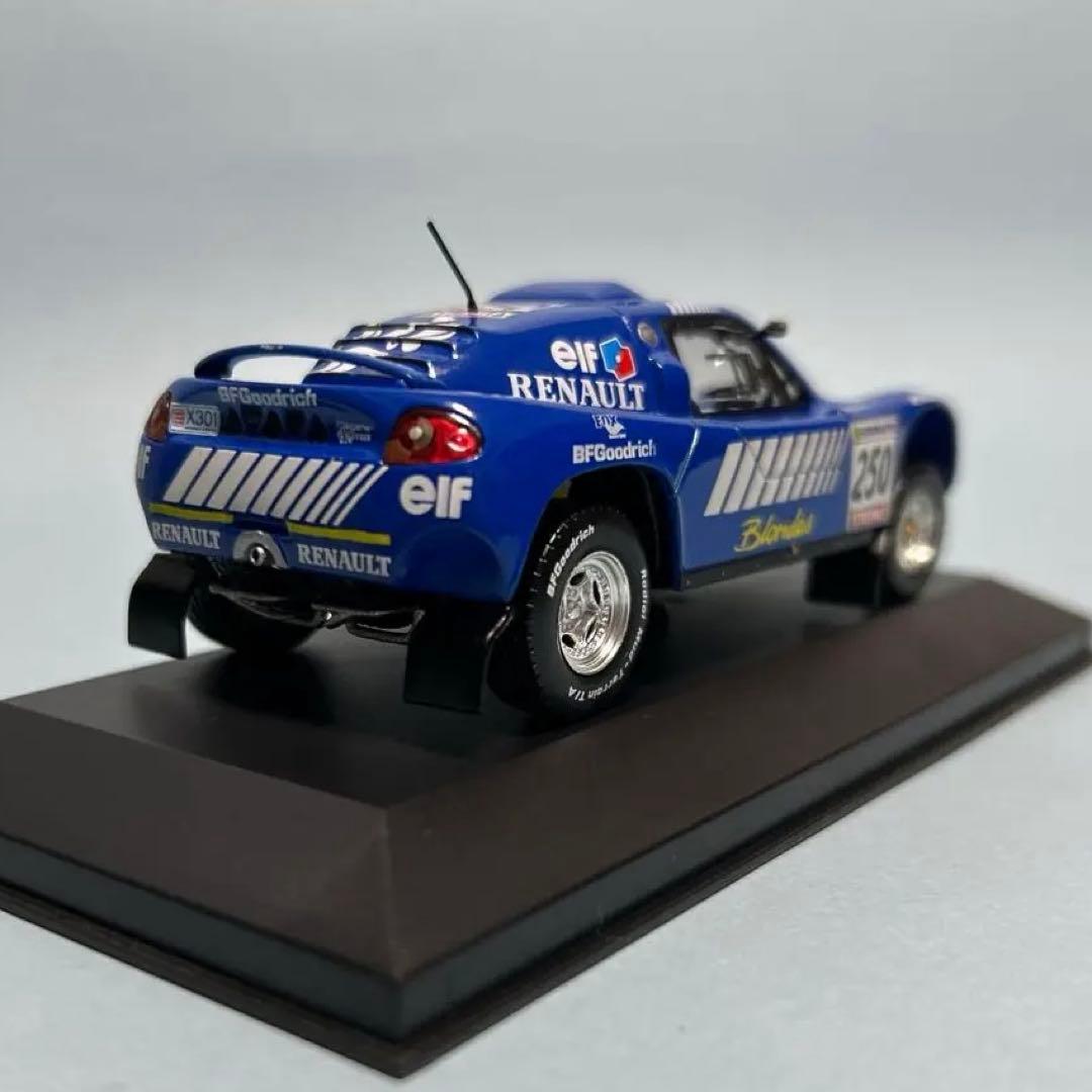 ixo•1/43•シュレッサー ルノー メガーヌ•パリダカ2000優勝車