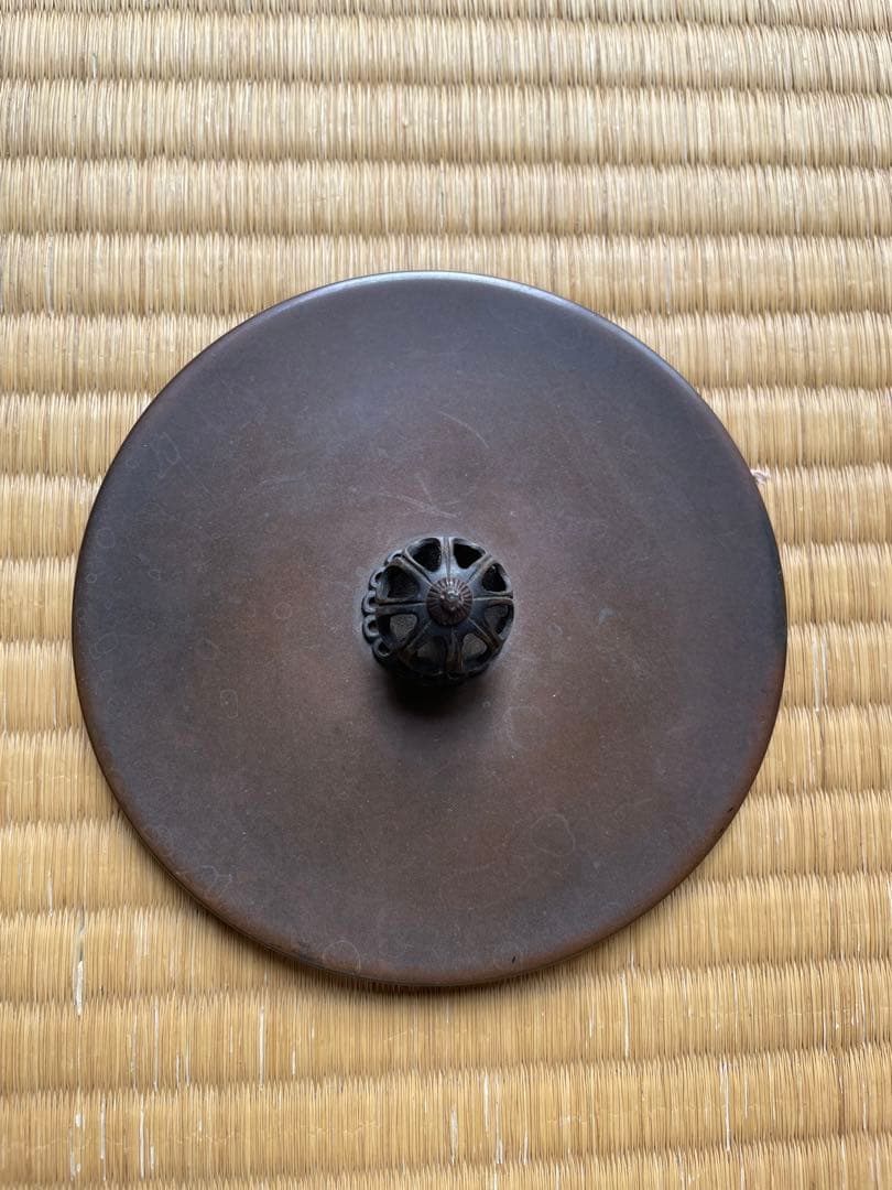 茶道具　﻿松梅文真形釜　釜師　畠春斎　模東京国立博物館蔵