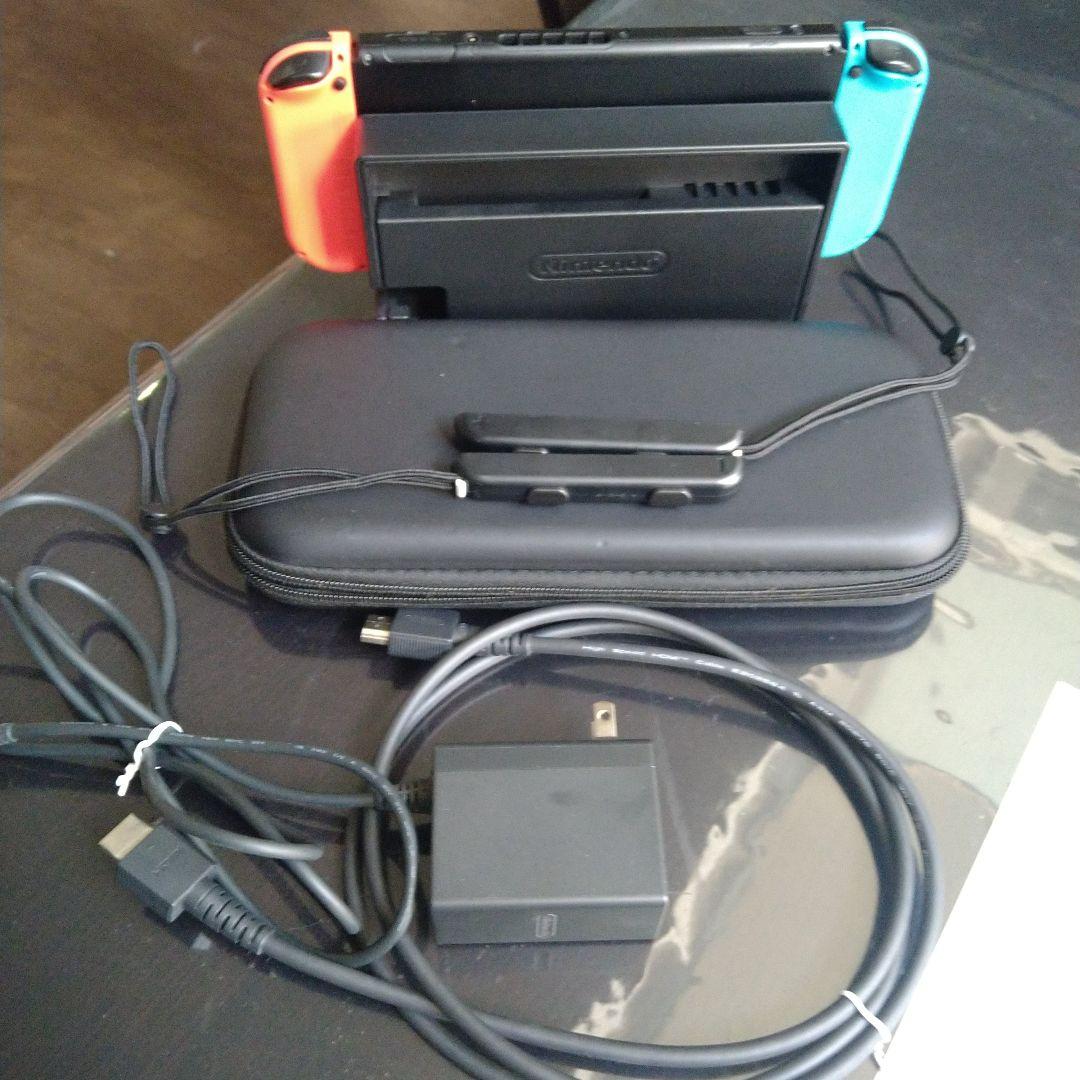 Nintendo Switch 本体、 ケース付き