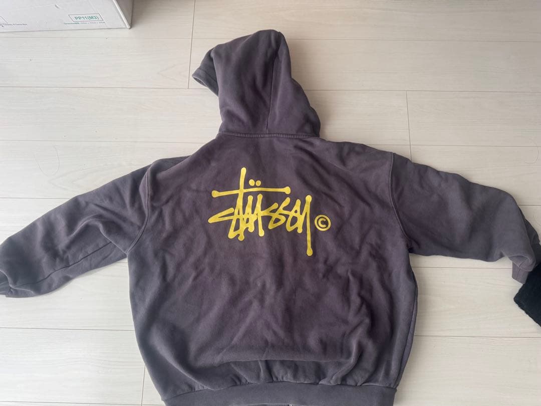 Stussy グレー ジップアップパーカー