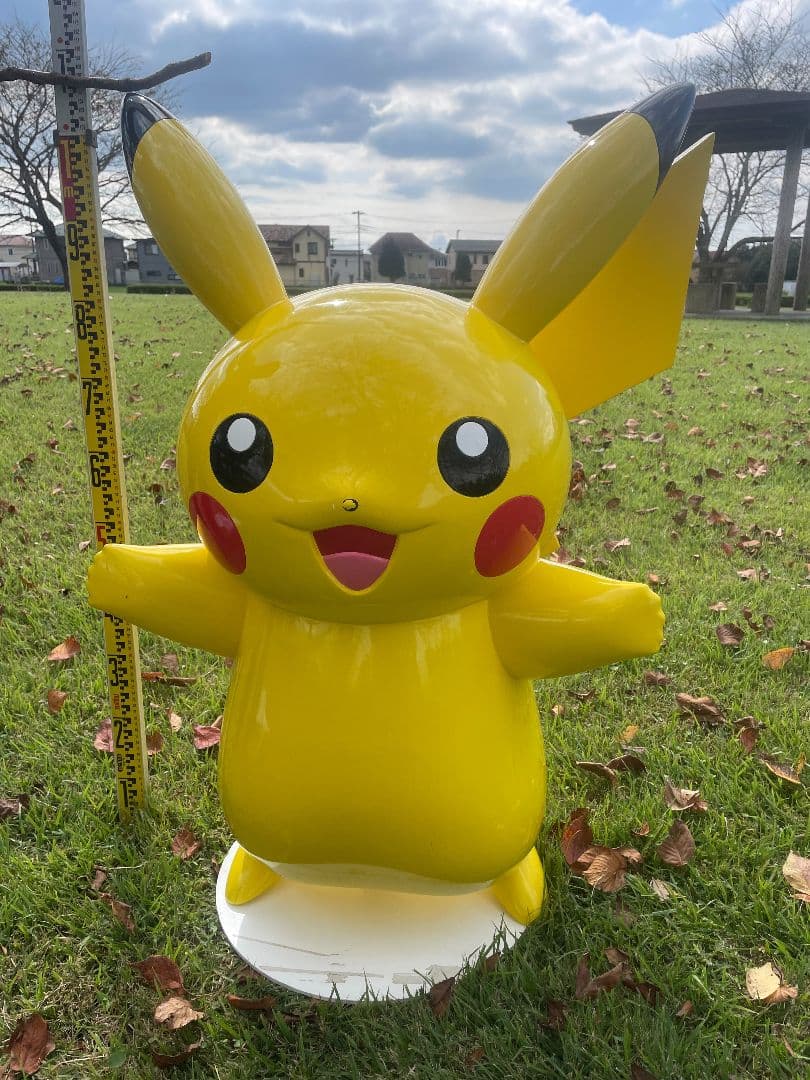 ピカチュウ フィギュア