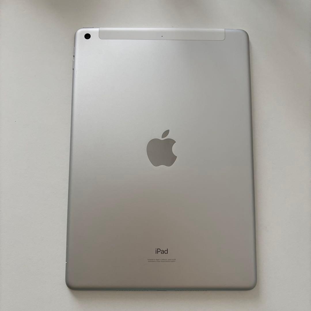 Apple iPad シルバー 第7世代　正規品　アイパッド　値下げしました！