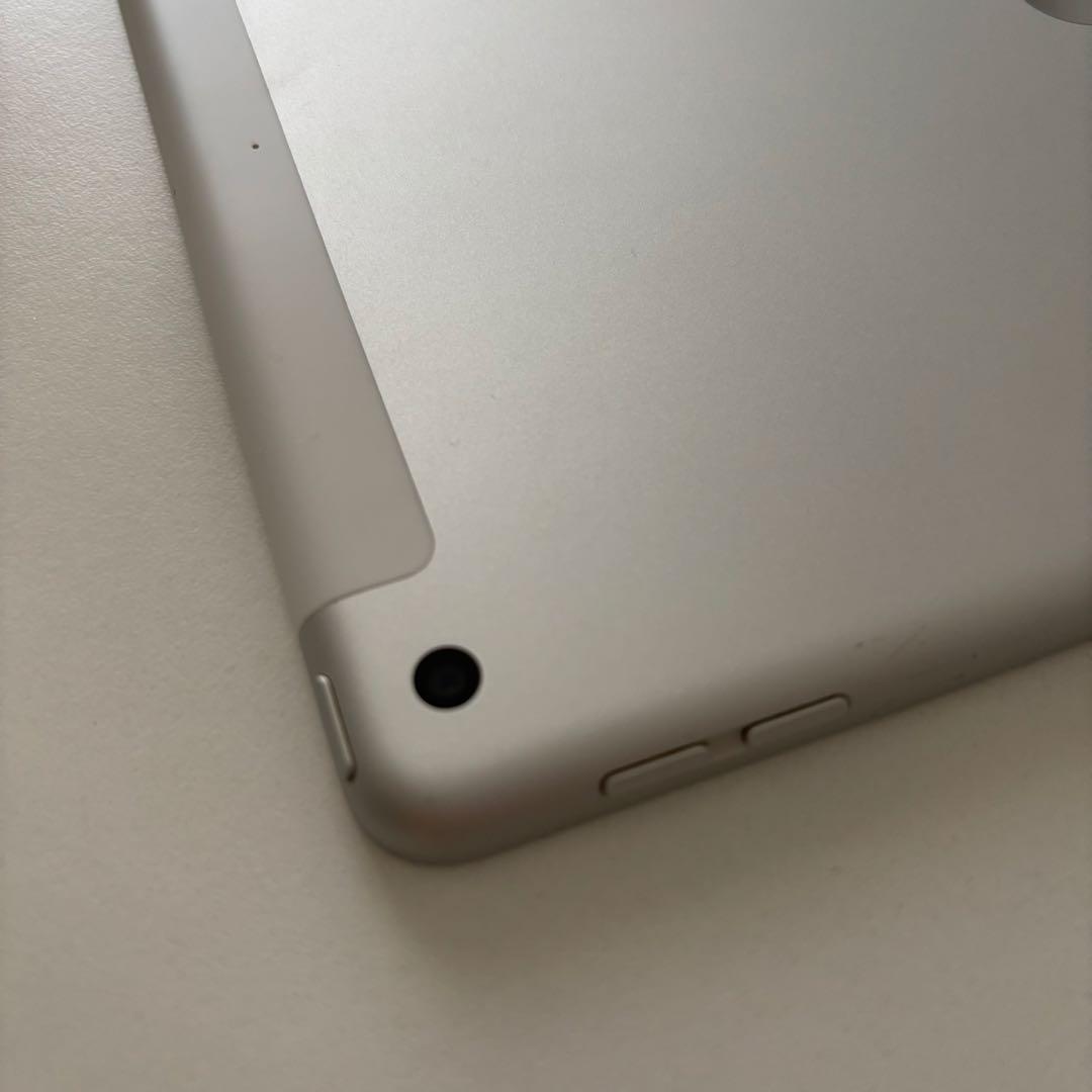 Apple iPad シルバー 第7世代　正規品　アイパッド　値下げしました！