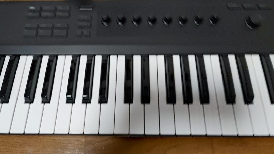【極美品】KOMPLETE KONTROL A61 トランスファーID発行済