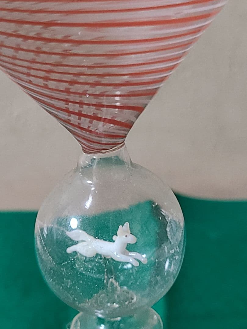 アンティークオーストリアビミニ工房によるフィギュア入りグラス　白馬