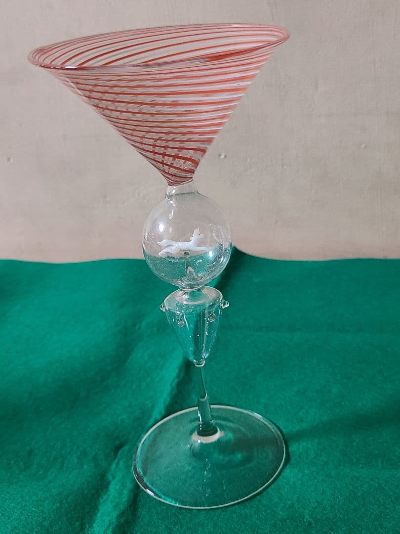 アンティークオーストリアビミニ工房によるフィギュア入りグラス　白馬