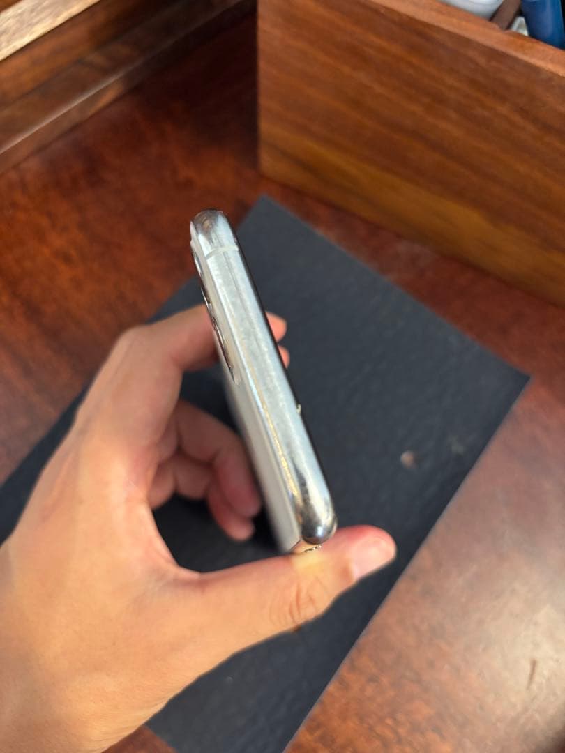 携帯電話本体 iPhone11pro 64g