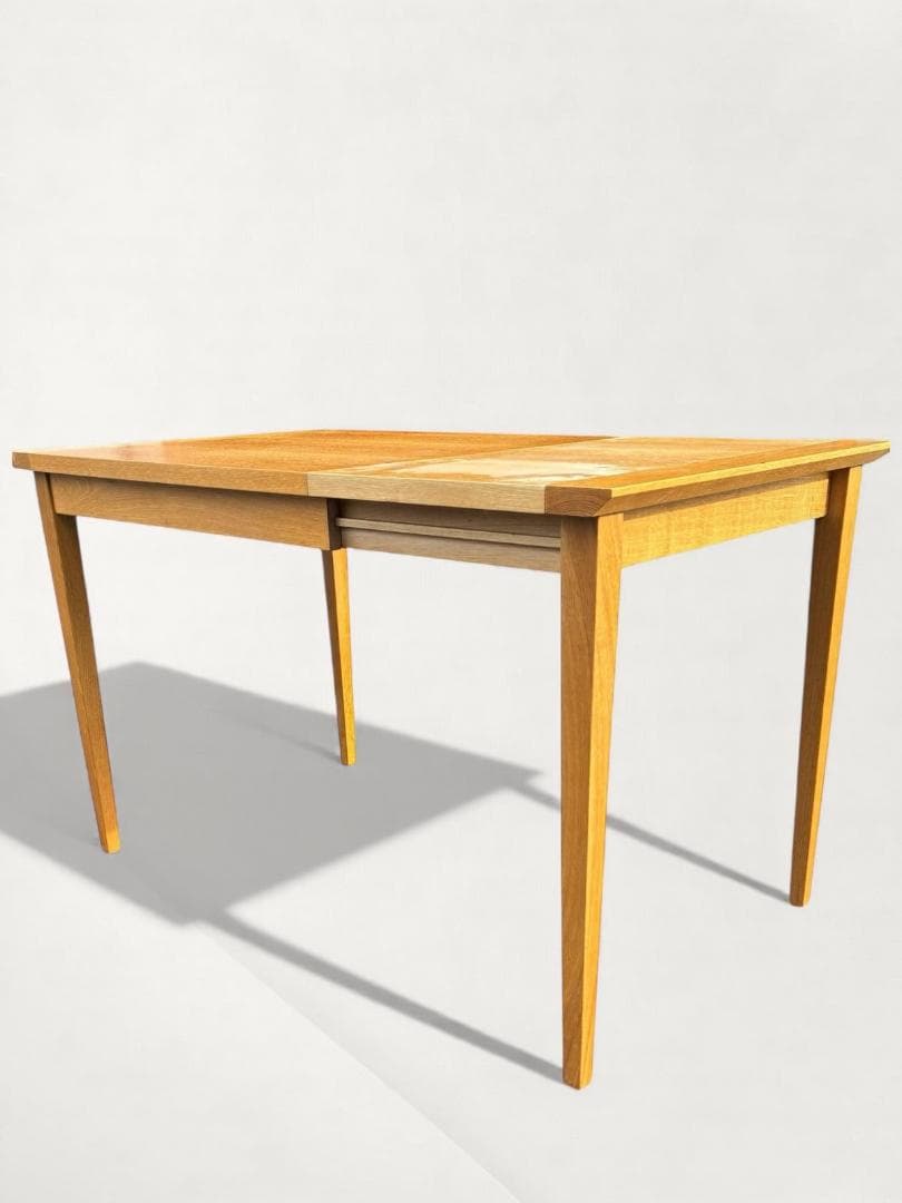 【IDC　大塚家具】　伸長式　ダイニング　テーブル　オーク材　幅84↔120