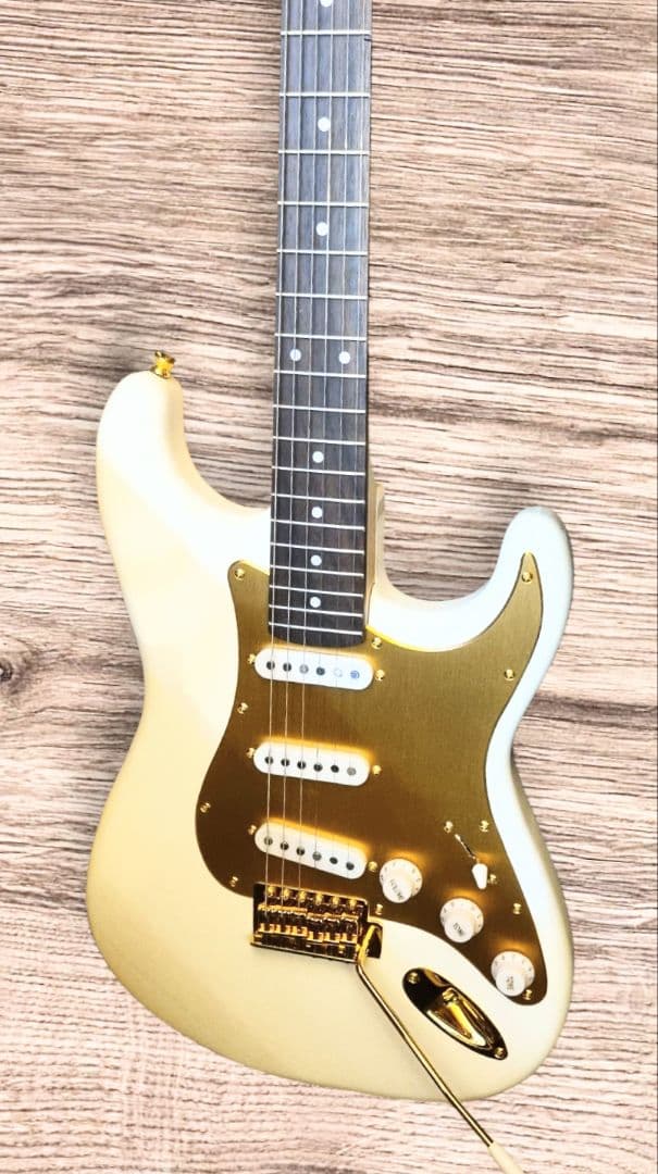 Legend ゴールドエレキギター極美品