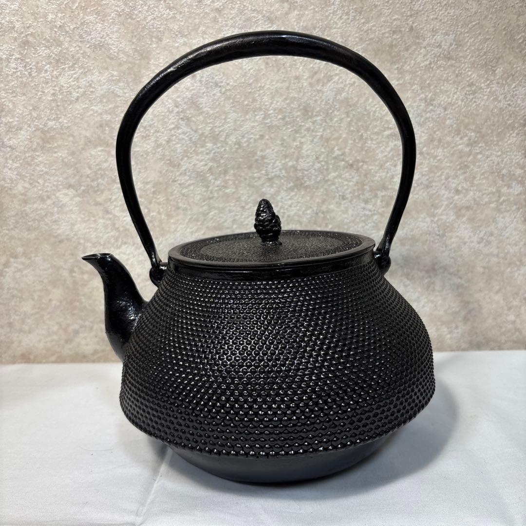 鉄瓶　旬利久作　アラレ模様　霰紋　大容量　2.2L 大型　南部鉄器　茶道具