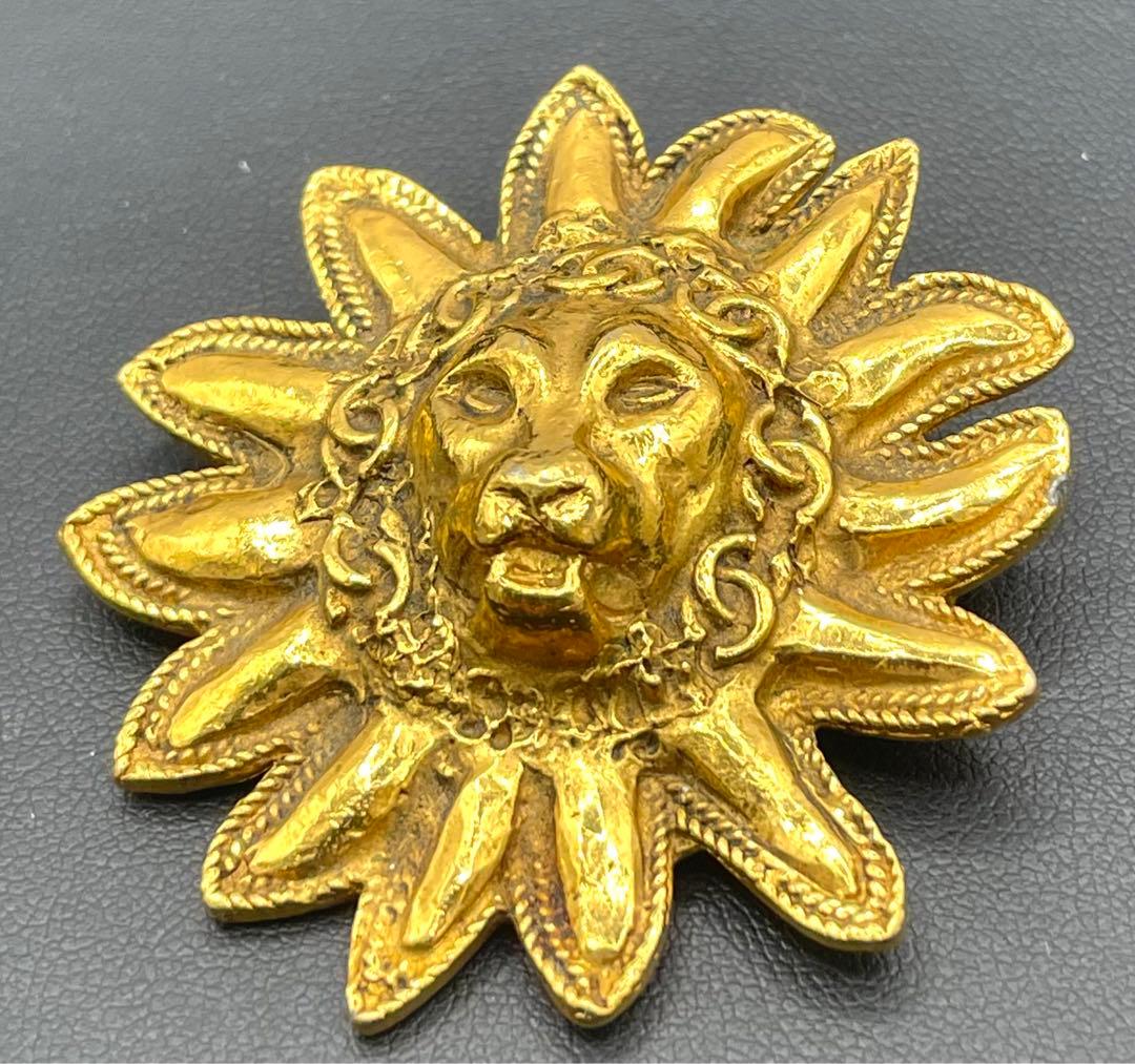 CHANEL シャネル　ライオンモチーフ ゴールドブローチ　ヴィンテージ