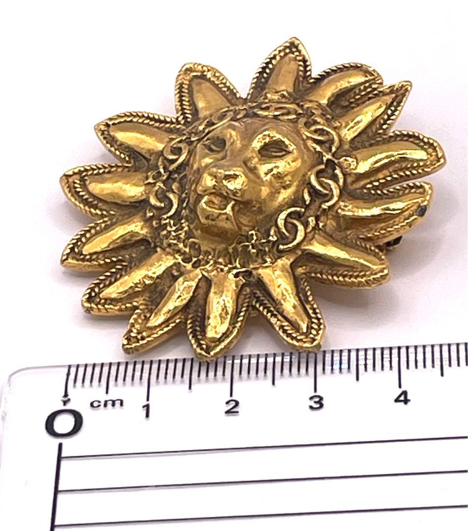 CHANEL シャネル　ライオンモチーフ ゴールドブローチ　ヴィンテージ