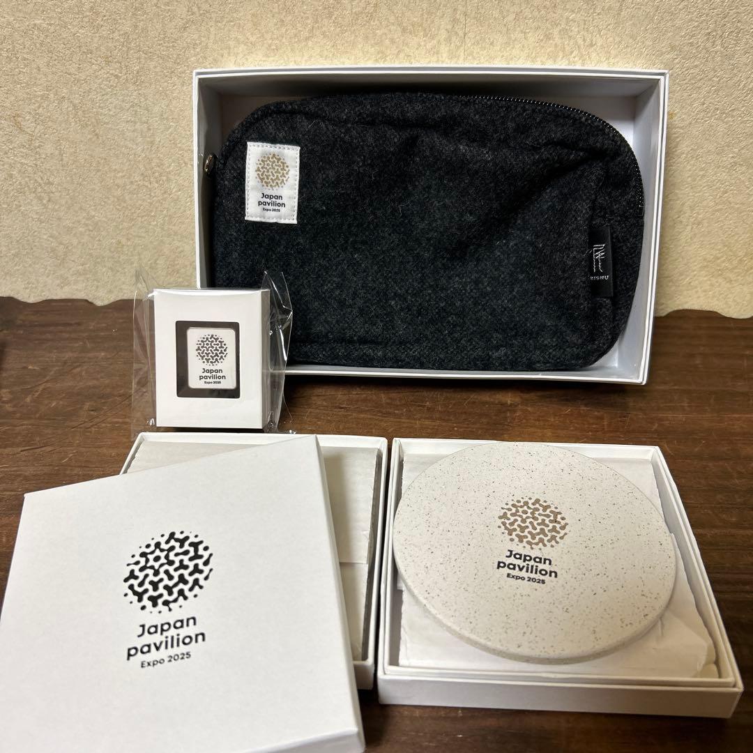 EXPO大阪・関西万博2025 VIP ピンバッジ　コースター　ポーチ　4点