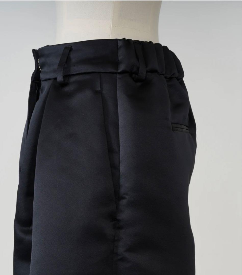 新品タグ付き★heve サテンフレアガウチョパンツ　ブラック36