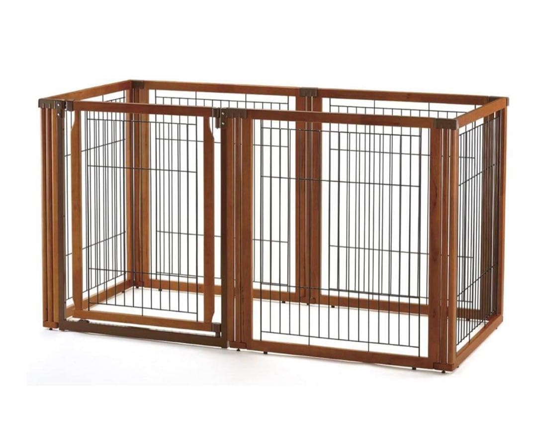 木製フレームの大型犬用ペットサークル