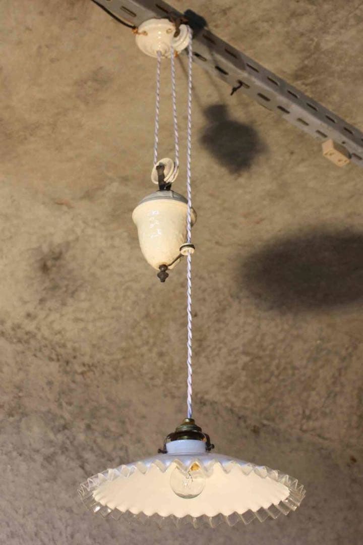 【merci】 2b. フランス　吊り下げ　滑車　ランプ　古道具　店舗什器