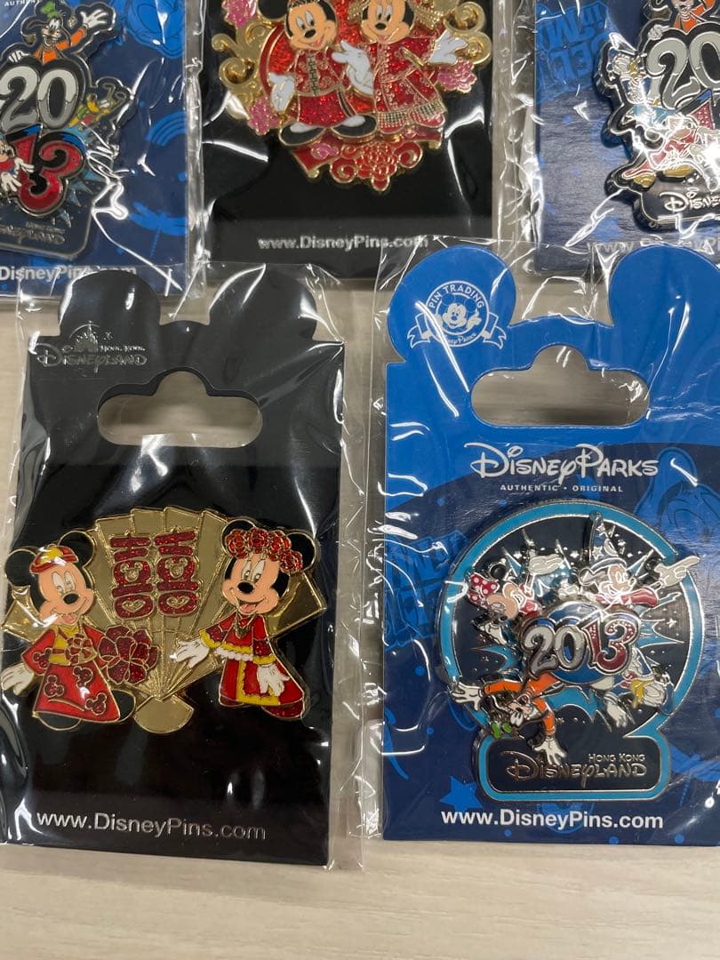 香港ディズニーランド　限定版ピンバッジ　5個セット