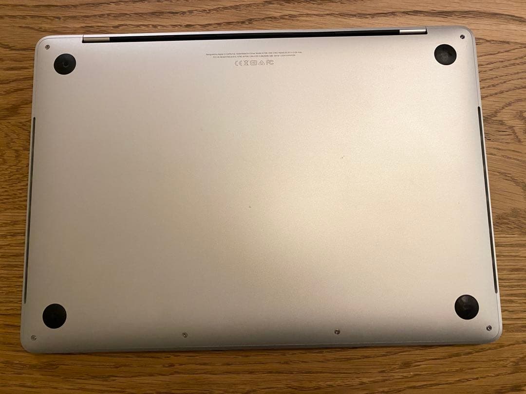 MacBook Pro 2017 13インチ シルバー