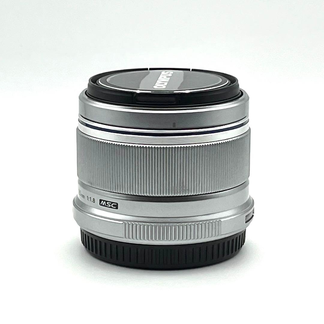 OLYMPUS M.ZUIKO DIGITAL 25mm f1.8 シルバー