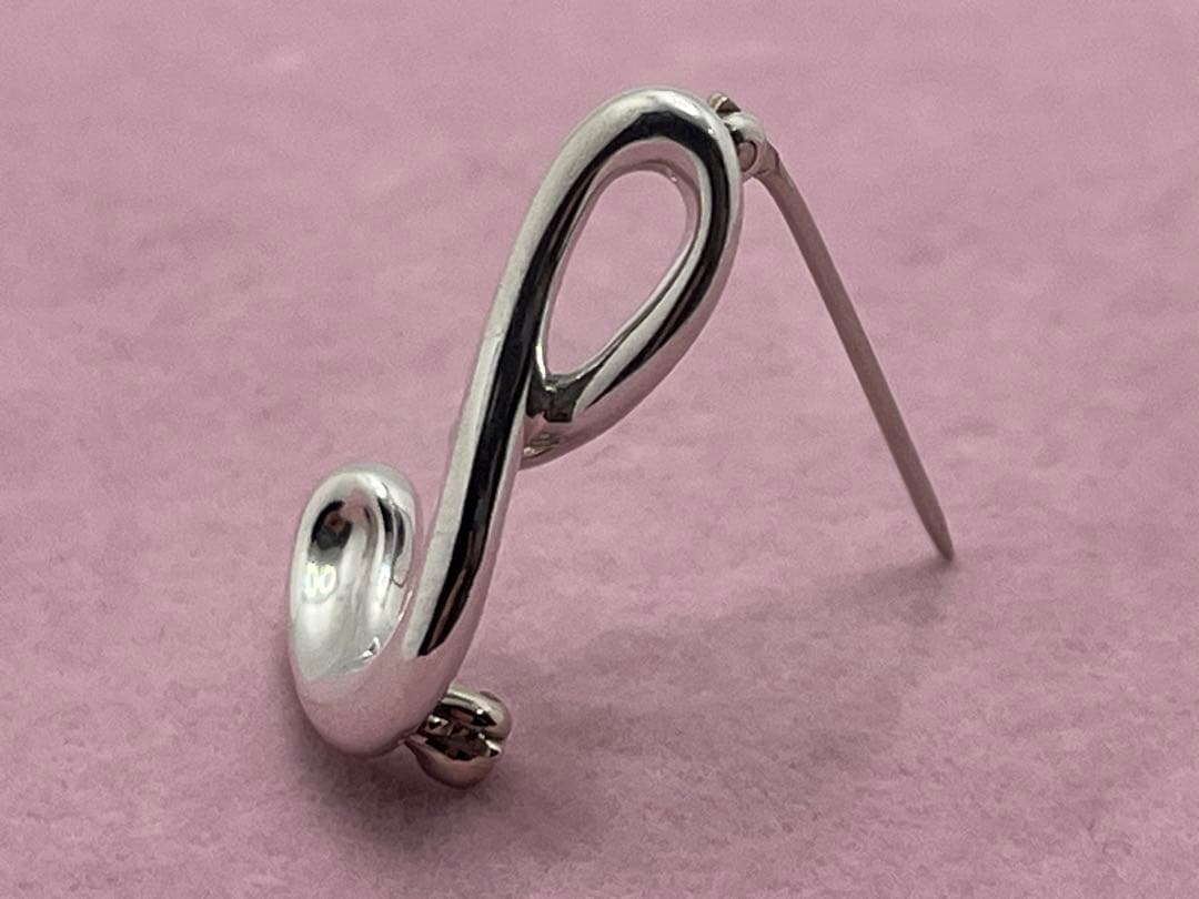 h146 希少　美品　ティファニー　アルファベット「S」イニシャル「s」ブローチ