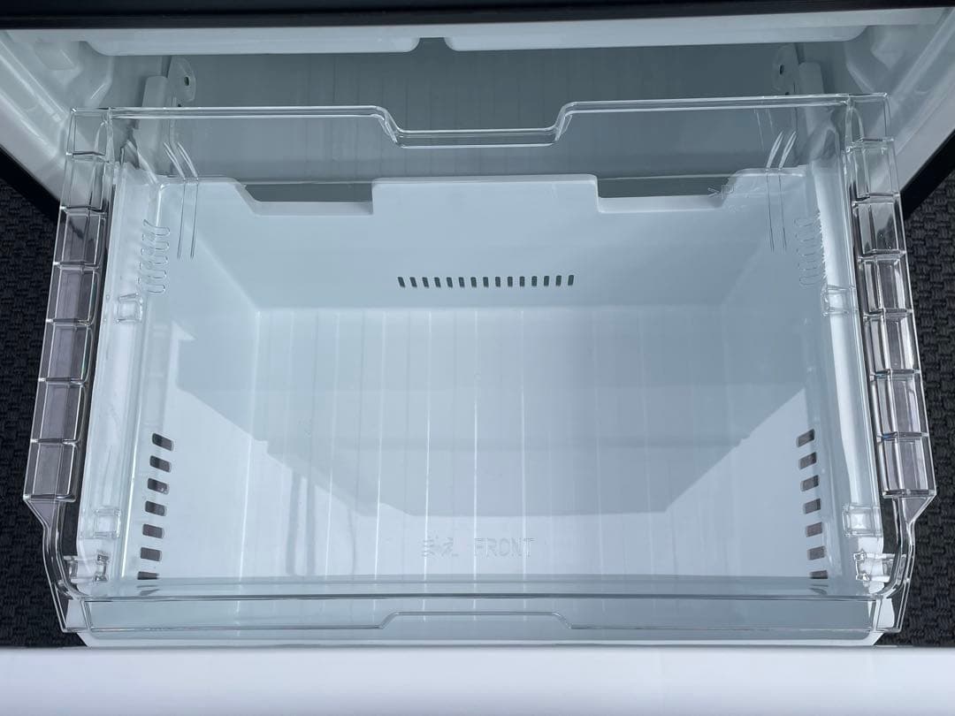 使用1年未満　東芝3ドア冷蔵庫　GR-V33SC　326L　2024年製