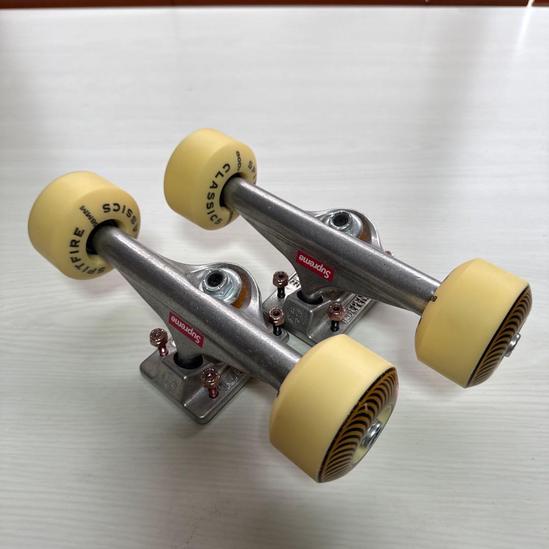 Supreme Independent スケートボード トラック