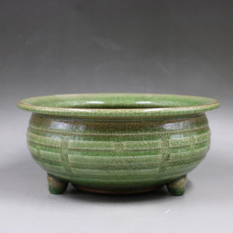 宋  龍泉窯  青磁 開片三足香炉  工芸品 美術品 置物