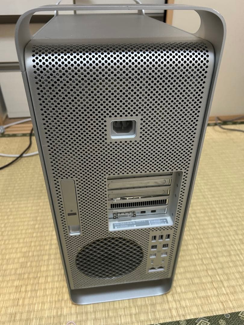 小津 雪ヲ 　Mac Pro (mid 2010) 本体のみ