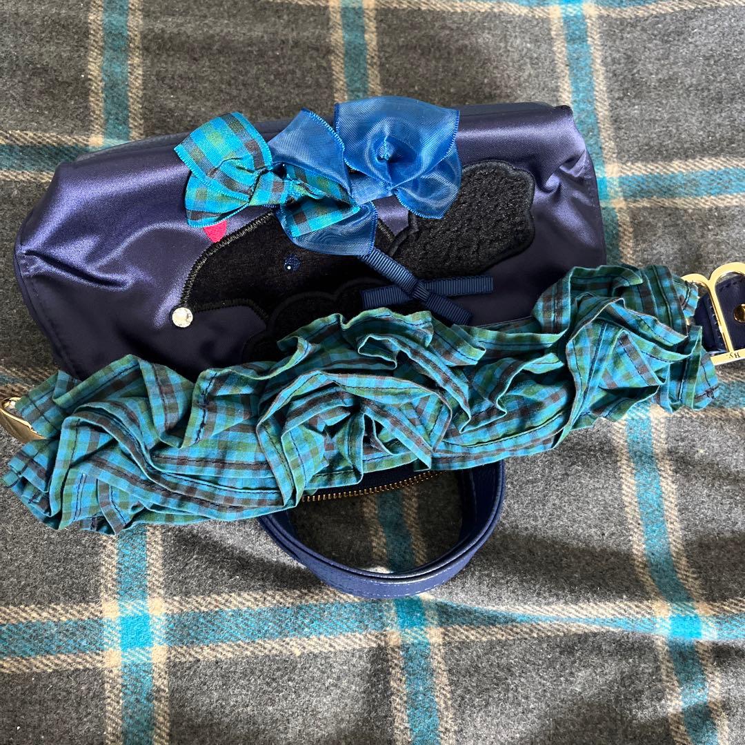 familiar bibiy バッグ　ハンドストラップ付き